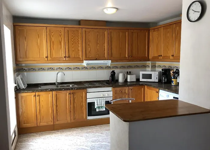 Torrevieja, La Torreta Ground Floor With Large Private Patio Garden דירה טורבייחה